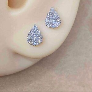 REAL DIAMOND STUD EARRINGS